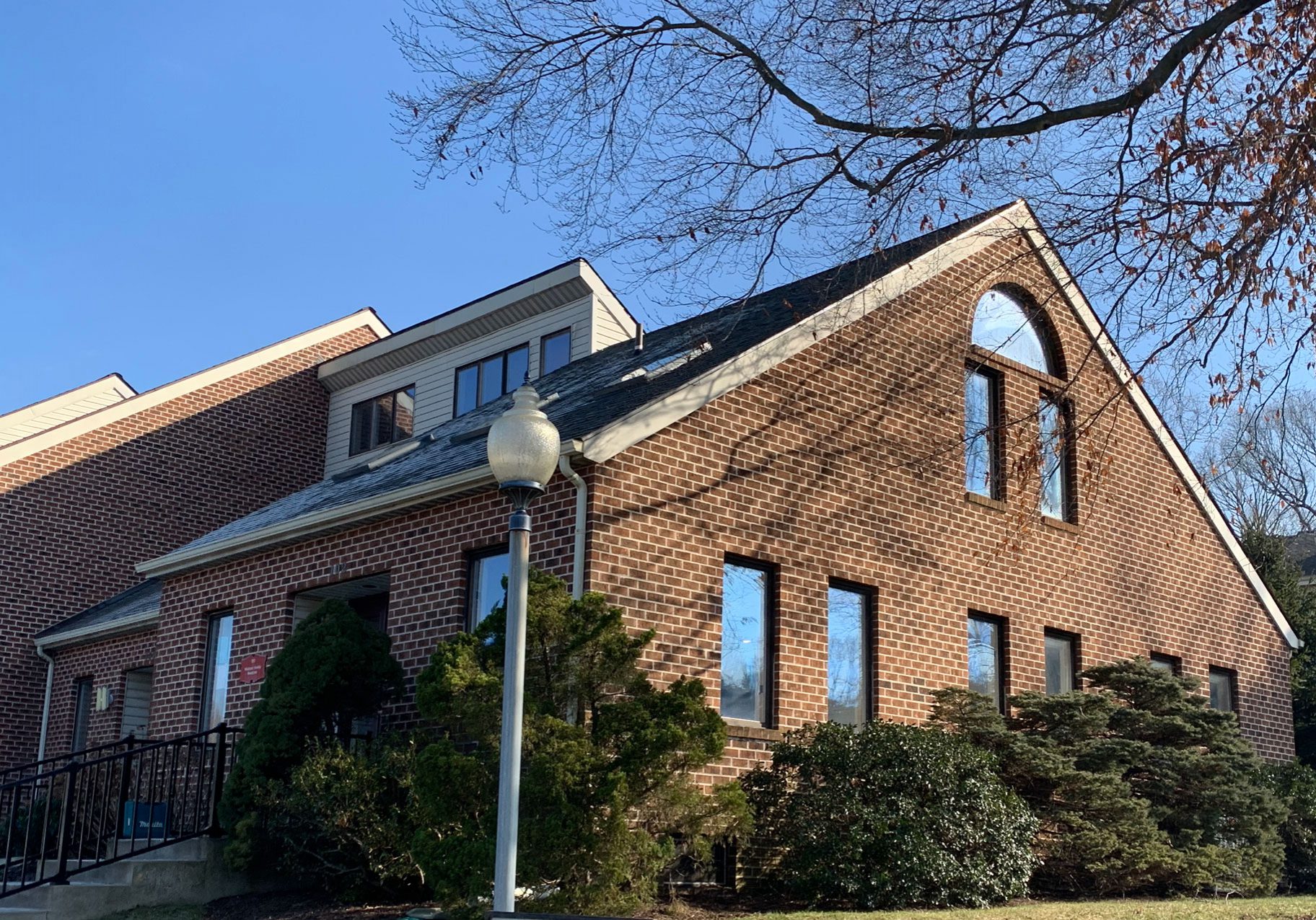 Modern-Endodontics-Office-Outside